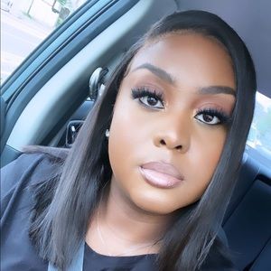 Meet your Posher, Amira